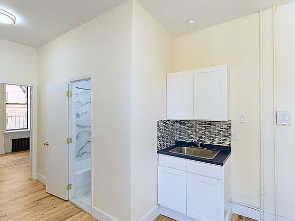 2nd image of 9 Stanton St #4BA