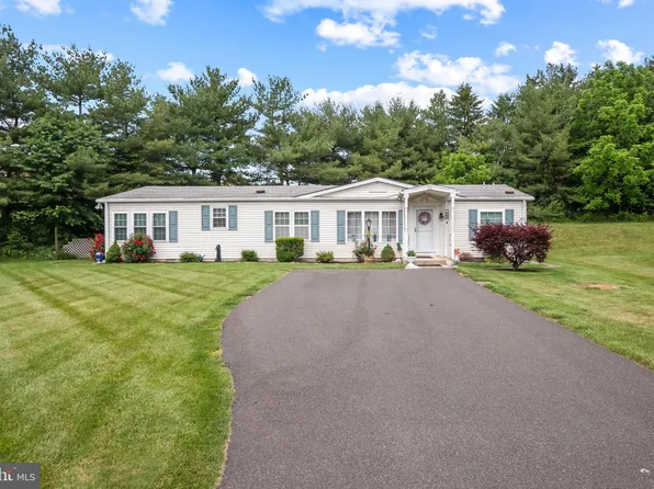 12 Pond Ct, Harleysville, PA 19438