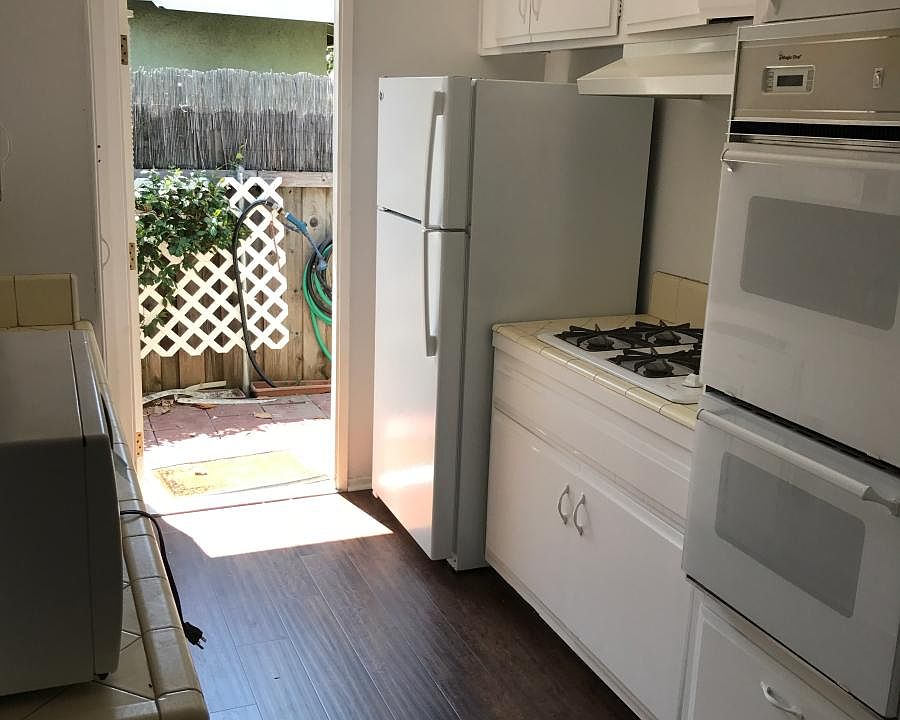 1st image of 3341 Porter Ln #3341
