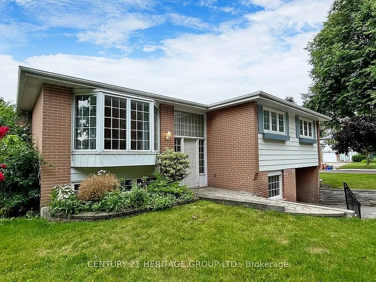 1 Dunsinane Dr — Photo 4