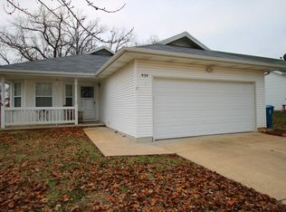 930 W Butterfield Dr, Nixa, MO 65714