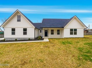 331 Granville Conner Rd, Powell, TN 37849