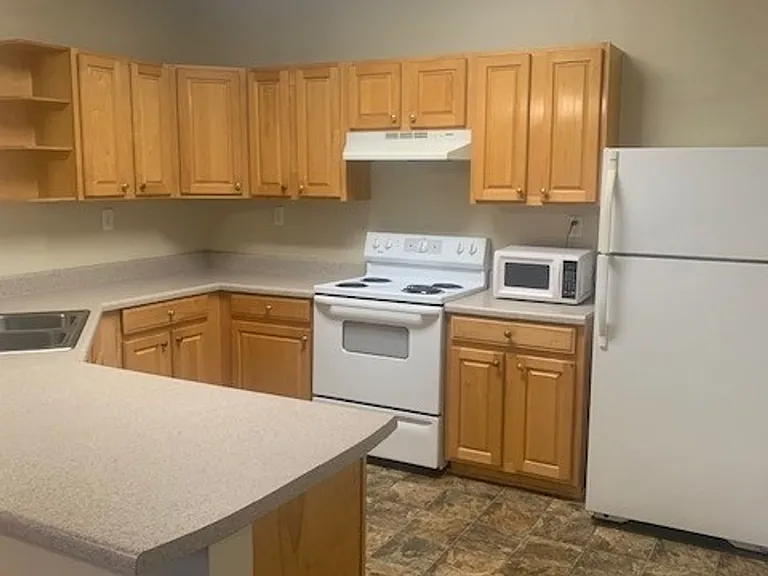 150 Wexford Dr #204 — Photo 6