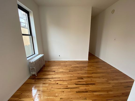 2nd image of 122 Saint Marks Pl APT 20