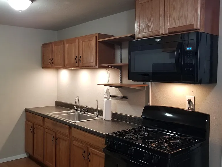 200 E Clark St #C — Photo 2