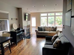 907 S Miller St APT 1, Chicago, IL 60607