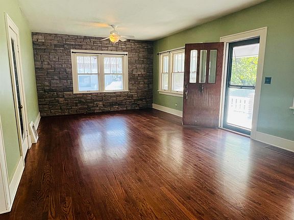 3rd image of 224 N Elm St