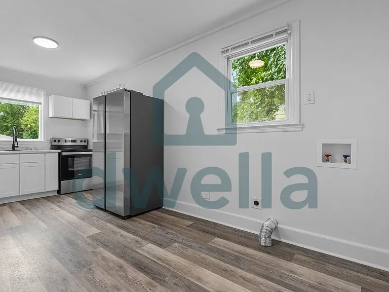 451 Loring Dr — Photo 7