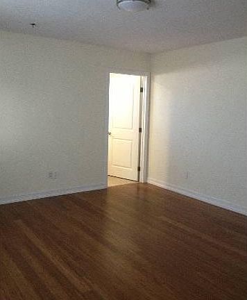 3rd image of 2201 E 113th St
