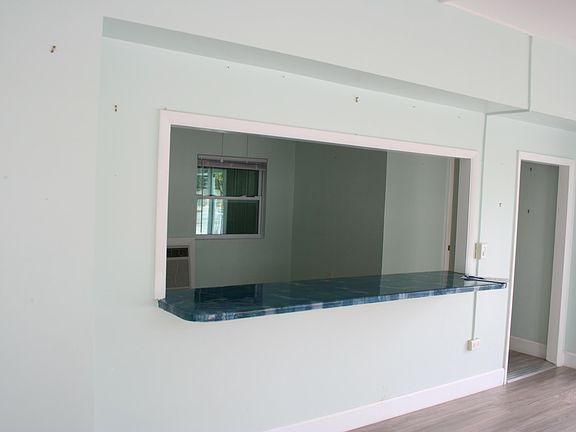 5th image of 228 Oleander Dr