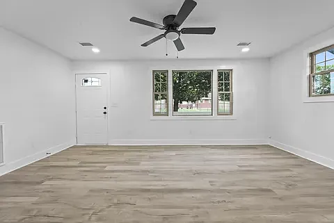 4 bed, 1954 sqft, $3,000 — Photo 3