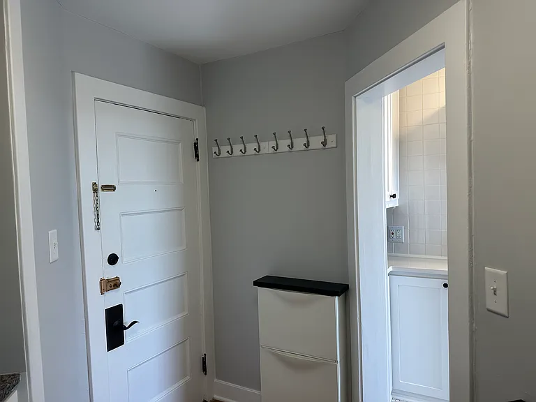 39 N Mountain Ave #9 — Photo 8