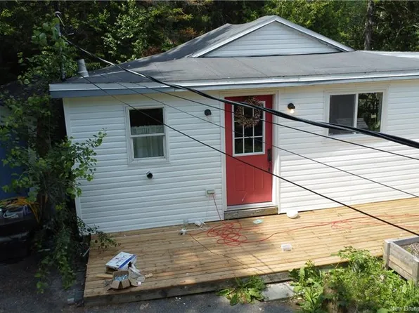 20 Riverside Ln, Saint John, NB E2M 6Y9