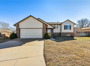 10201 W Prairie Woods St, Wichita, KS 67209
