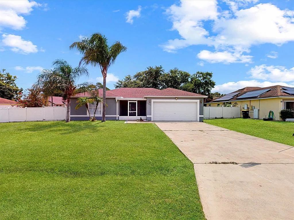 4 bed, 2.0 bath, 1330 sqft, $1,800 — Photo 1