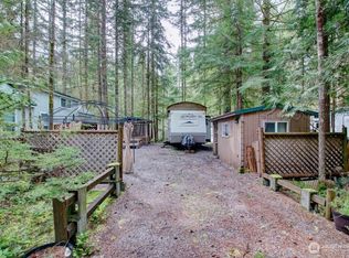 61 Christmas Tree Circle, Deming, WA 98244