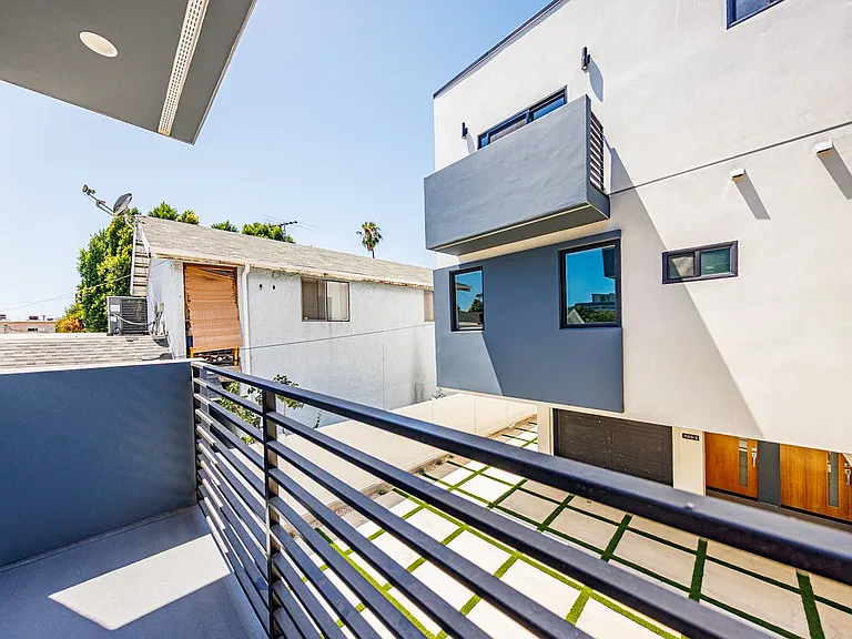 11311 Collins St — Photo 36