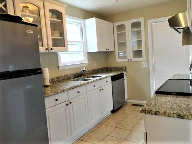 1020 Elm Ave — Photo 6