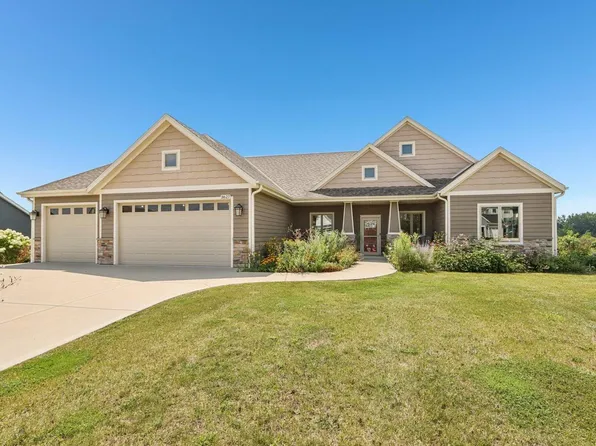 3627 Howell Oaks DRIVE, Waukesha, WI 53188