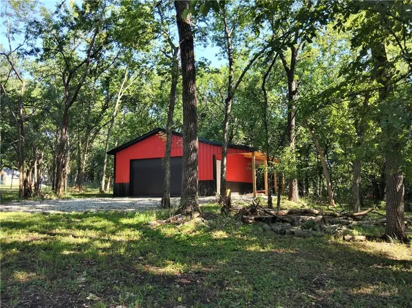 94 & 98 Beechwood Ln, Lacygne, KS 66040