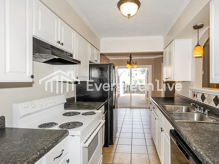 8260 Cedar Chest Dr — Photo 7