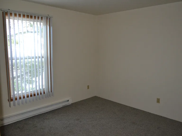14995 Liston Ave — Photo 7