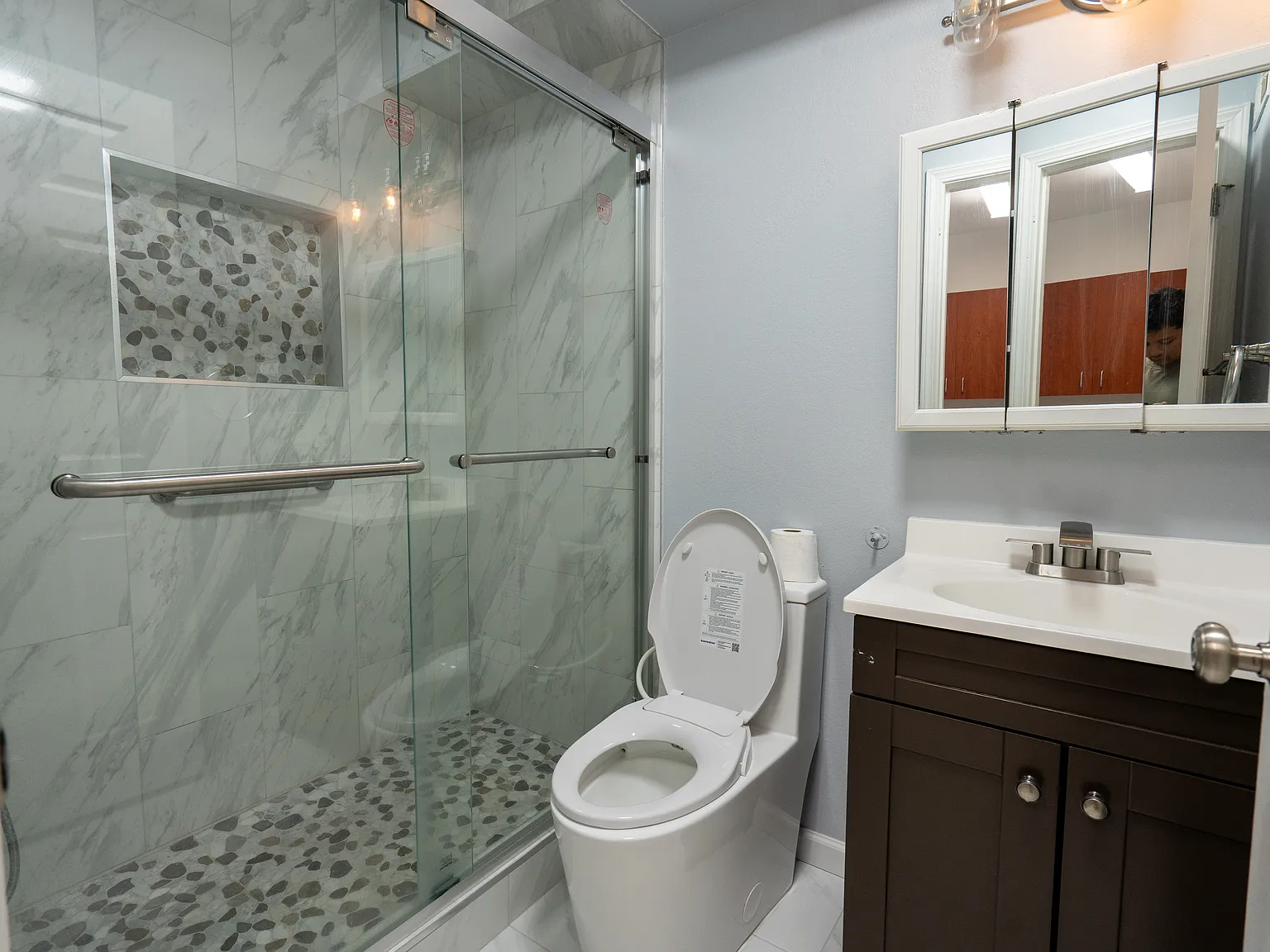 4 bed, 2520 sqft, $4,100 — Photo 4