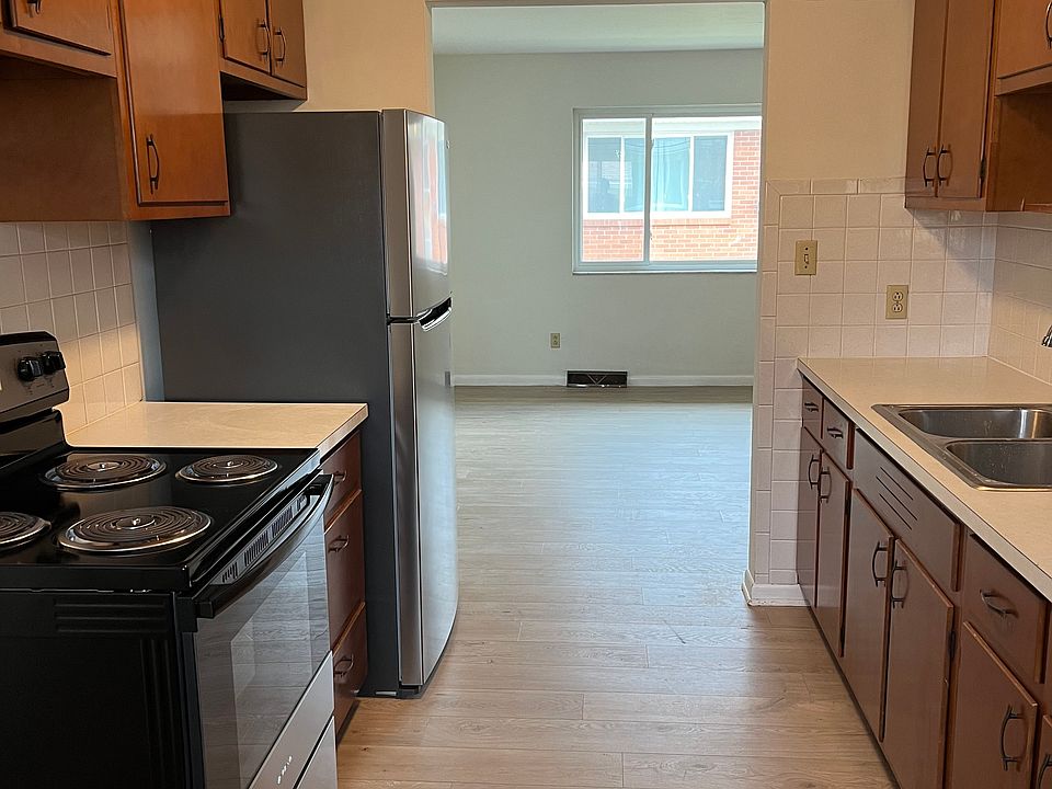 1st image of 609 Broad St