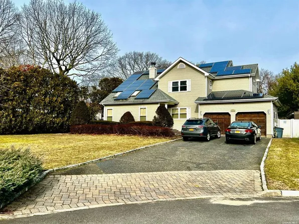 3 Blair Court, Coram, NY 11727