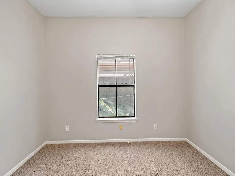 712 Graham Pl #203 — Photo 21