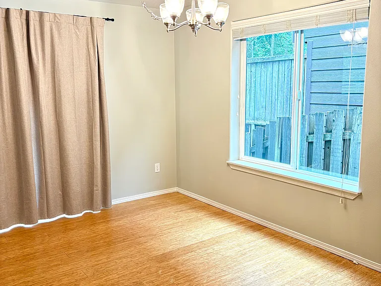 466 Corinne Dr — Photo 13