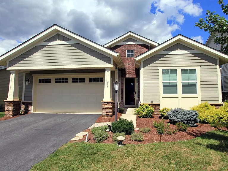 213 Grebe Dr — Photo 1