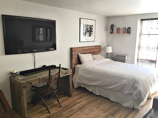 Rented by Buchbinder & Warren | media 16