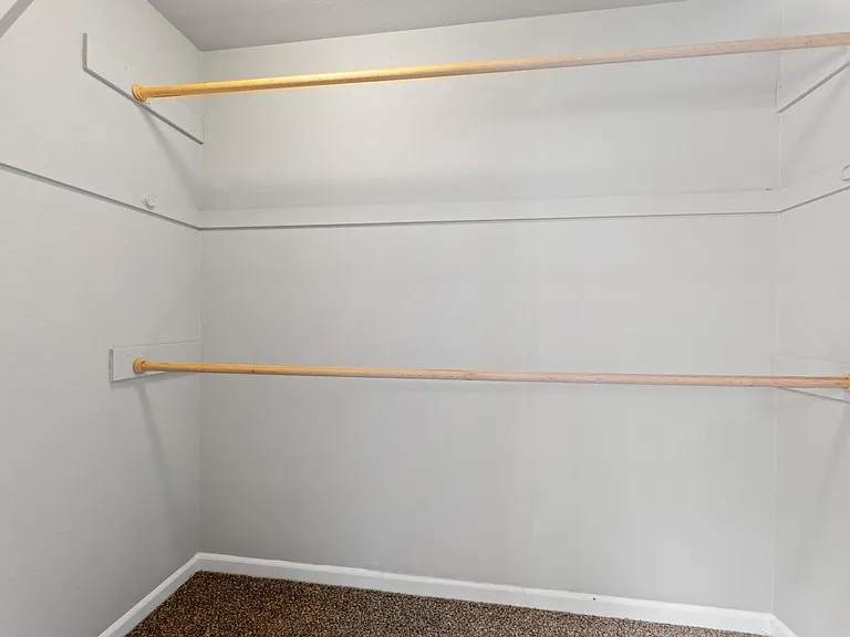 4866 Canfield Cir — Photo 13