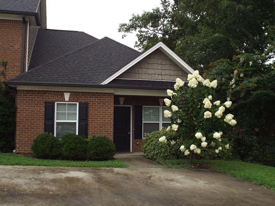 1st image of 1700 Stone Castle Dr NE