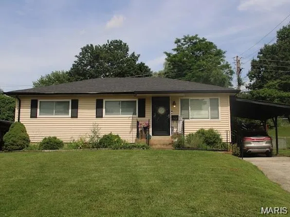 9438 Tiber Dr, Saint Louis, MO 63123