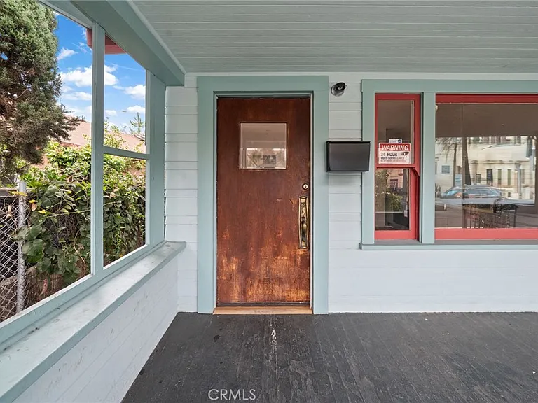 332 N Daisy Ave — Photo 5