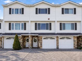 233 Carlyle Grn, Staten Island, NY 10312