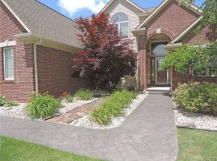 8745 Maria Ct, Howell, MI 48855