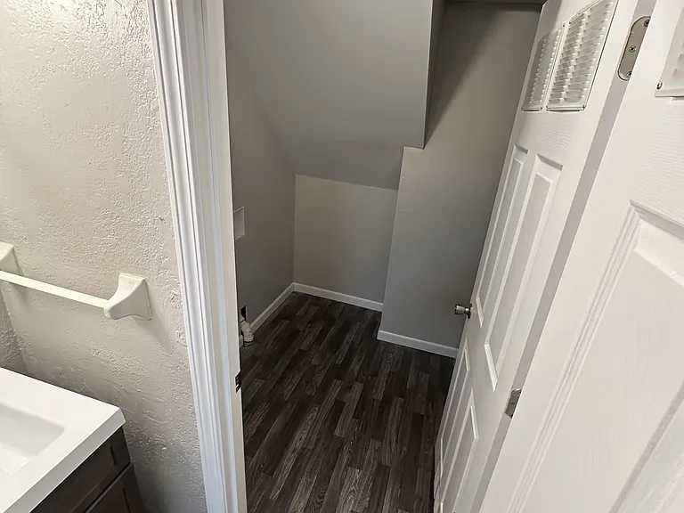 1201 Ada St — Photo 13