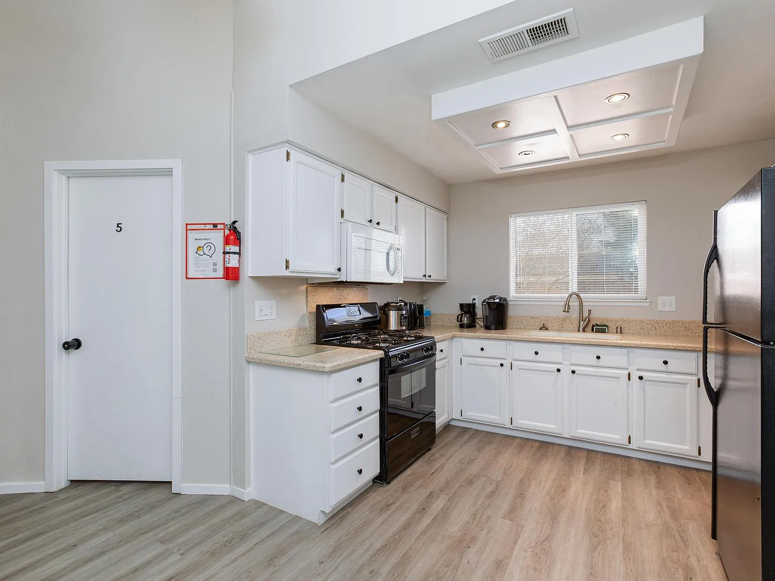 4 bed, 2.0 bath, 1214 sqft, $888 — Photo 4