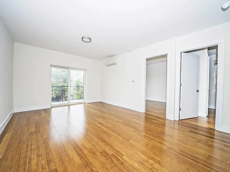 1568 Pacific St #4B — Photo 3