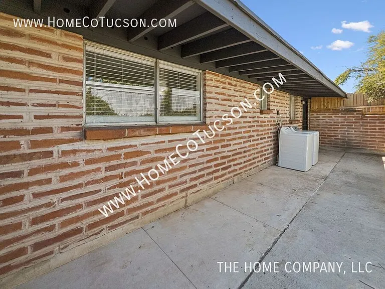4537 E Fairmount St — Photo 16