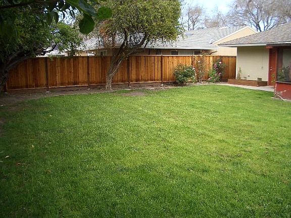 3rd image of 1384 Blackfield Dr