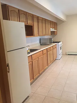 Rented by Realty Extra Group LTD | media 31