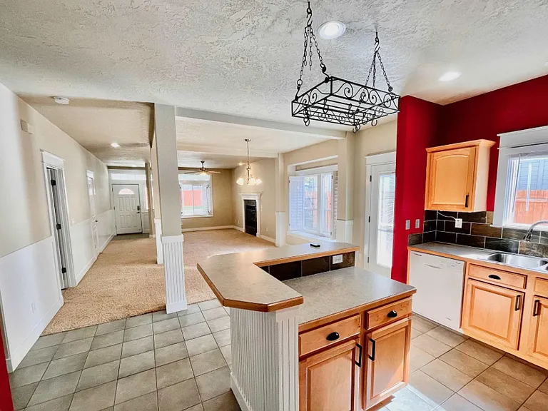 2905 E Pine Hollow Ln — Photo 5