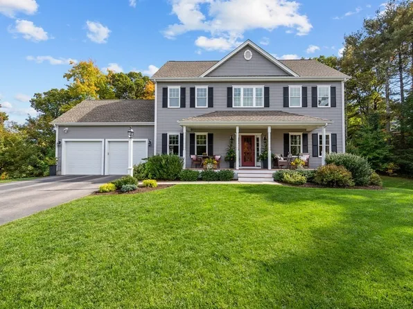 11 Cranberry Ln, Wrentham, MA 02093