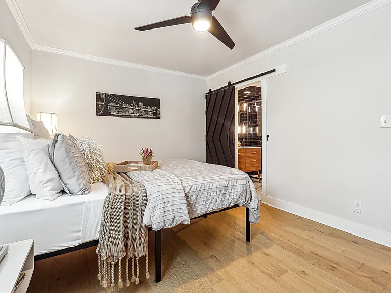 2450 Hillcrest Dr — Photo 10