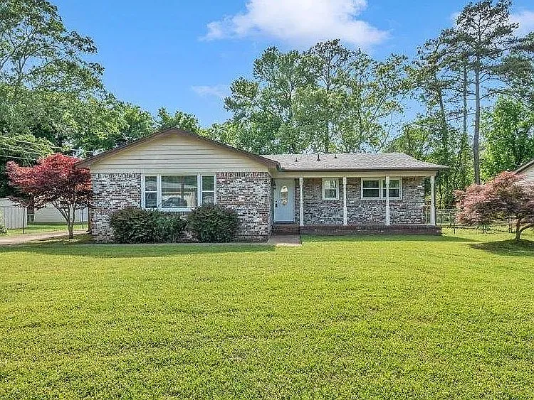 11316 Maplecrest Dr SE — Photo 3