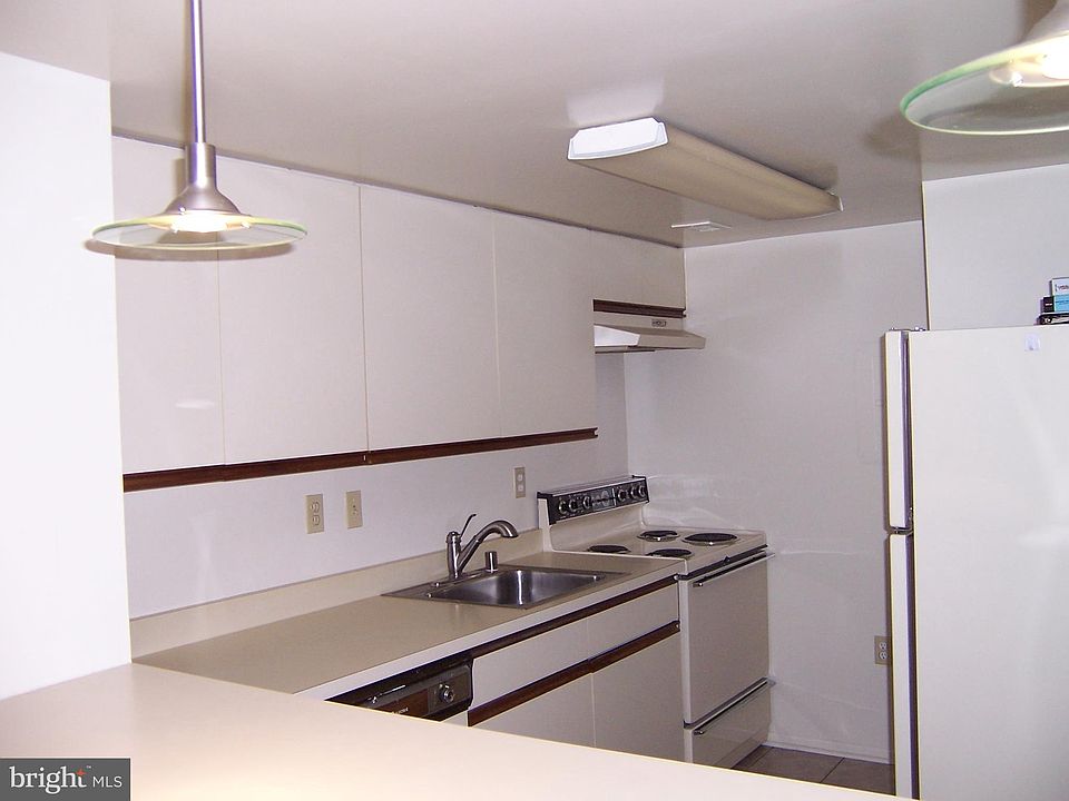 2nd image of 1600 Prince St APT 111